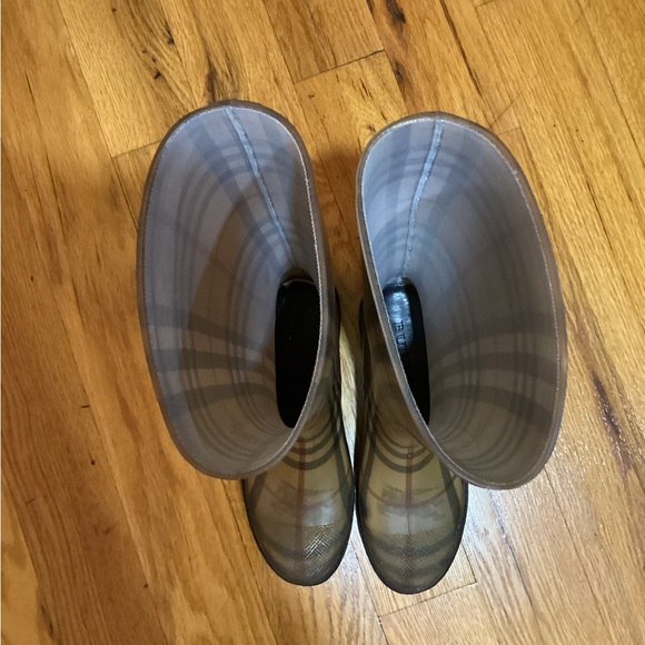 Burberry Haymarket Check Pattern Rubber Rain Boots - Picture 7 of 10